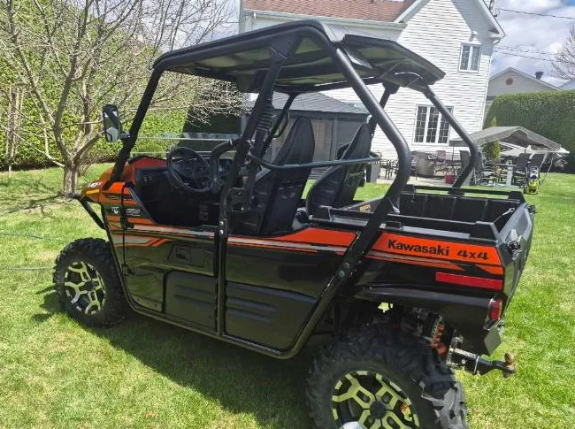2017 Kawasaki Teryx LE, seulement 5,200 KM, ultra propre, clé en mains thumbnail 2
