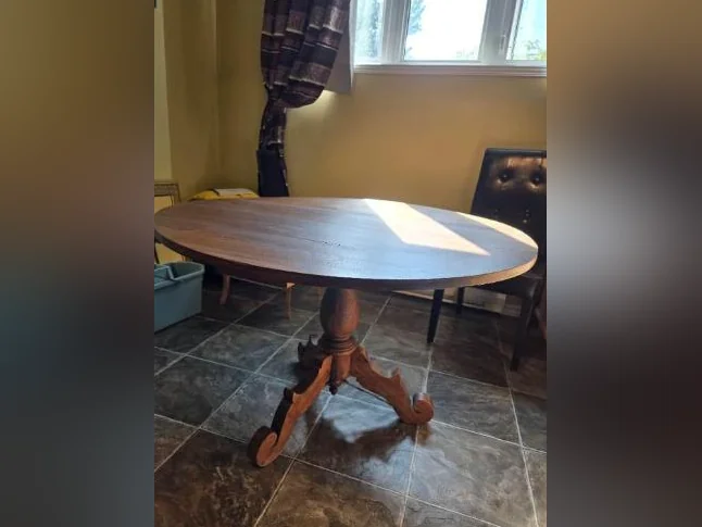 Table antique ronde