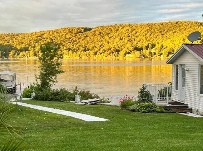Maison bord du lac William thumbnail 4