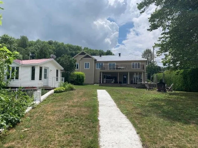 Maison bord du lac William