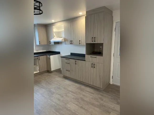 Logement 5 1/2, rénové au 1ier étage d'un triplex a Granby