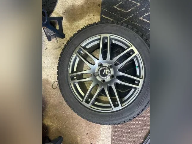Pneus d'hiver Bridgestonne "Blizzak WS90" 17 pouces+mag