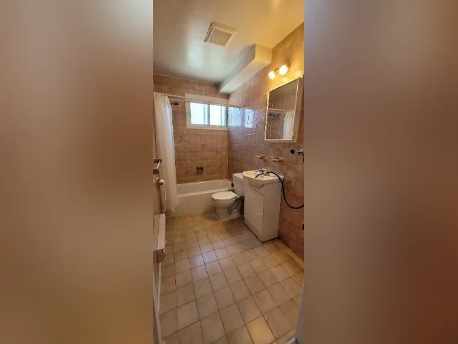 Ahuntsic- 4.5 au 2e de Triplex (prop occupants) Sauvé et St-Firmin thumbnail 7