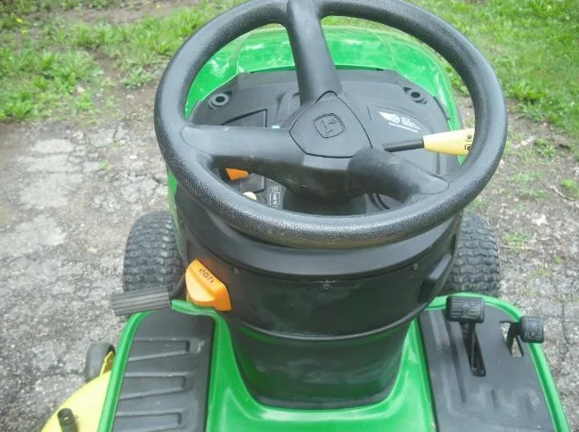 TRACTEUR À GAZON thumbnail 6