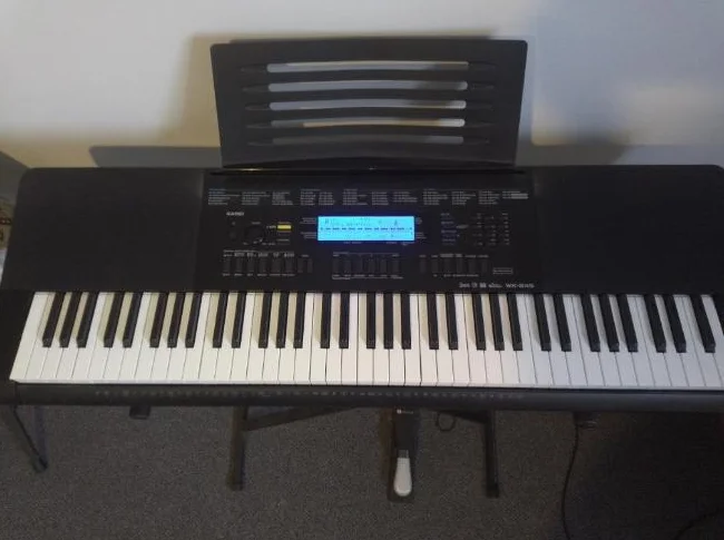 Clavier Casio WK-245 avec pédale de sustain et support thumbnail 2