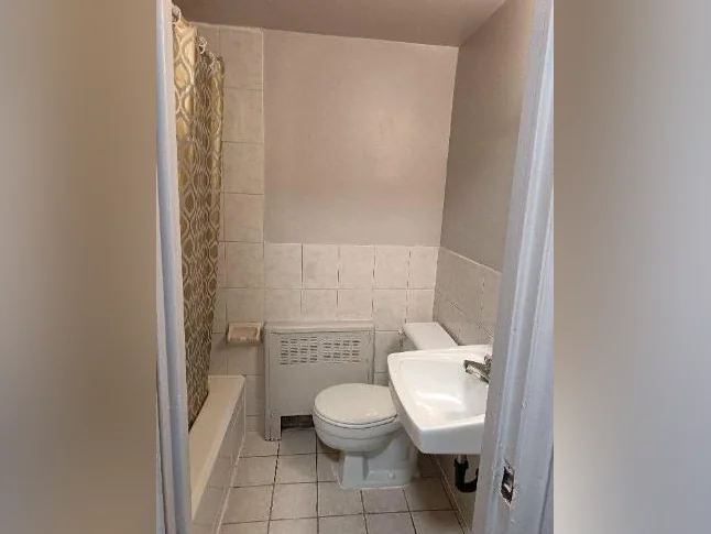 logement à louer 21/2 $l1000et 3 1/2 $  1300 poêle, frigo inclus. chauffage électricité et eau chaude inclus. Pas d'animaux