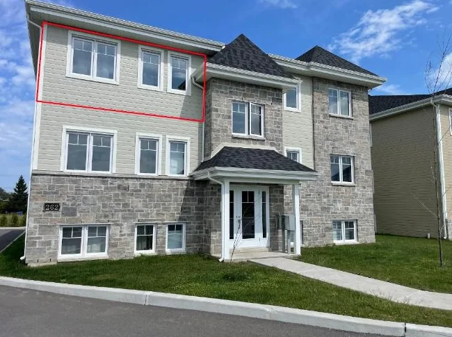 4½ moderne 2022 – dernier étage – 1er juin – Saint-Mathieu