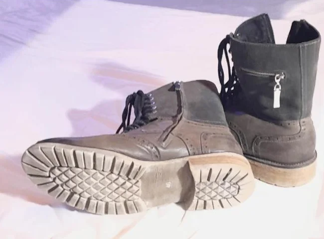 Bottines cuir et suède, fabrication italienne, pour homme, taille 11. Peux pas vendre séparément ! thumbnail 3