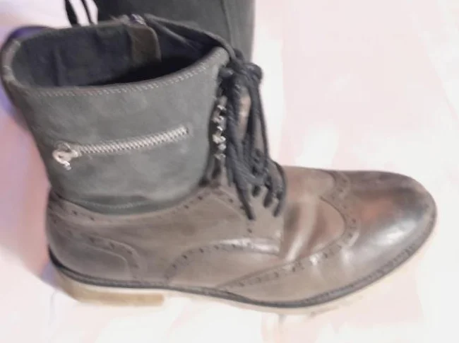 Bottines cuir et suède, fabrication italienne, pour homme, taille 11. Peux pas vendre séparément ! thumbnail 4
