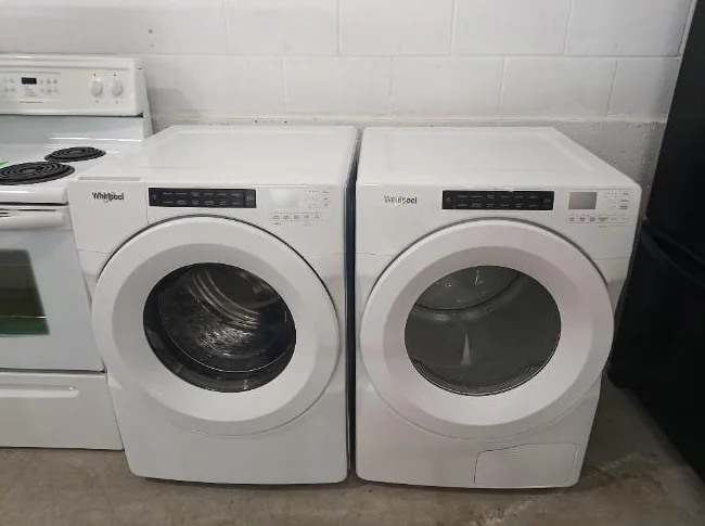 Ensemble laveuse et sécheuse Whirlpool #2211 + livraison