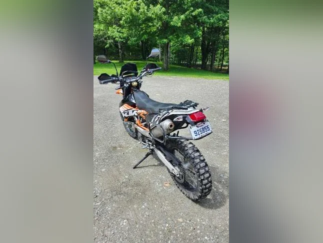 KTM 690 Enduro R 2012 thumbnail 7