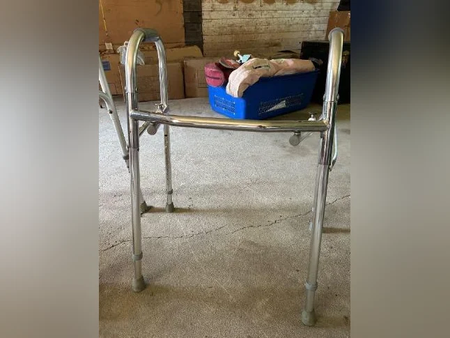 Fauteuil, Marchettes et déambulateurs thumbnail 4