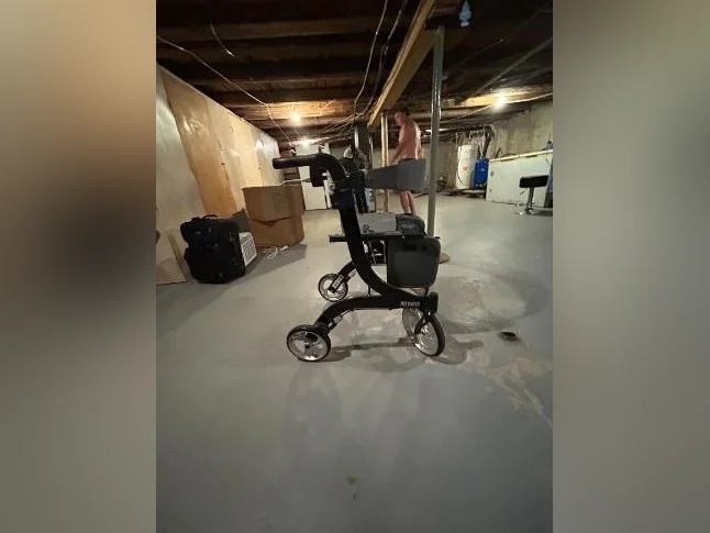 Fauteuil, Marchettes et déambulateurs thumbnail 2