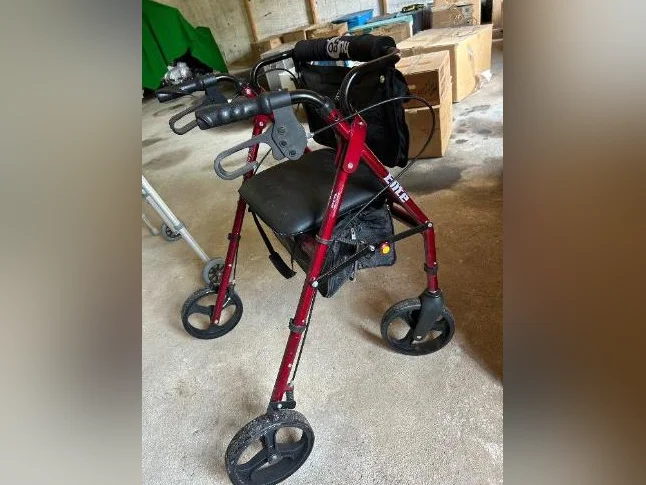 Fauteuil, Marchettes et déambulateurs thumbnail 7
