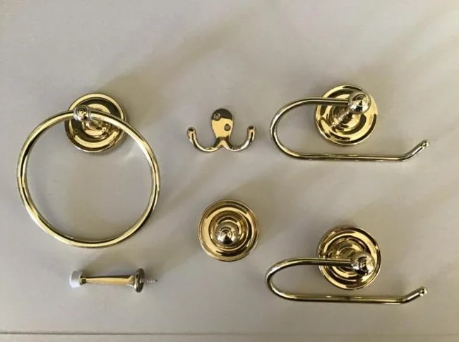 6 ACCESSOIRES SALLE DE BAIN Chic “VÉRITABLE LAITON” 50$