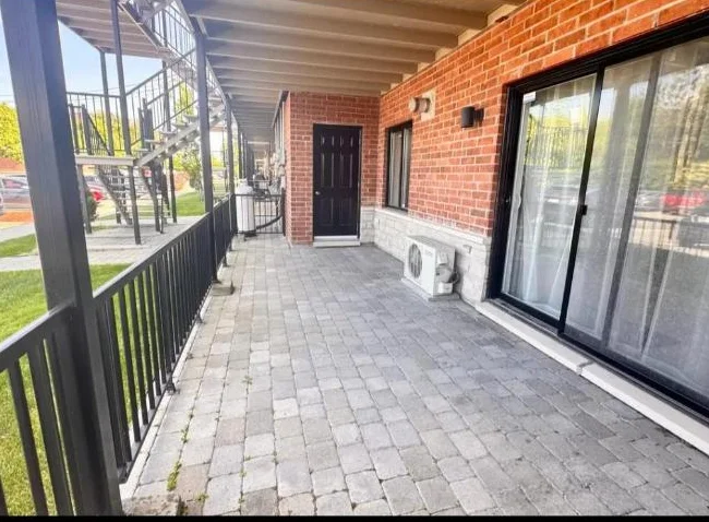 🏠 SUPERBE CONDO 2 CHAMBRES À CHOMEDEY LAVAL🏠 - DISPO A PARTIR DU 1 JUILLET thumbnail 6