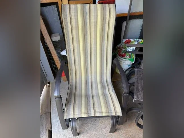 Chaise berçante pour patio