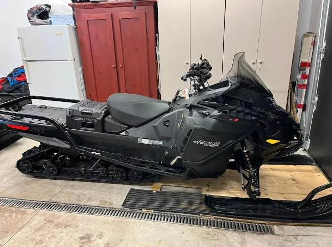 Ski Doo Expédition SE 2026 900 turbo R 10.25 thumbnail 3