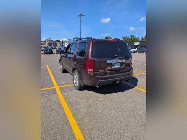 Honda Pilot EX 2011 à vendre pour pièces thumbnail 4