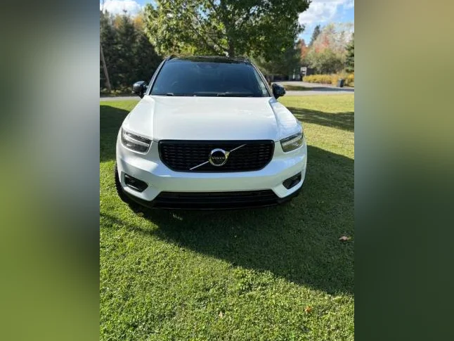 Volvo XC40 2020 R-Design T5 thumbnail 2