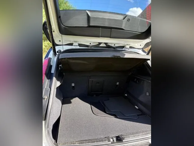 Volvo XC40 2020 R-Design T5 thumbnail 3