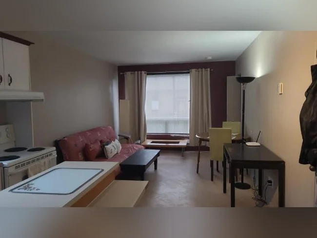 Logement  3 1/2, près université thumbnail 3