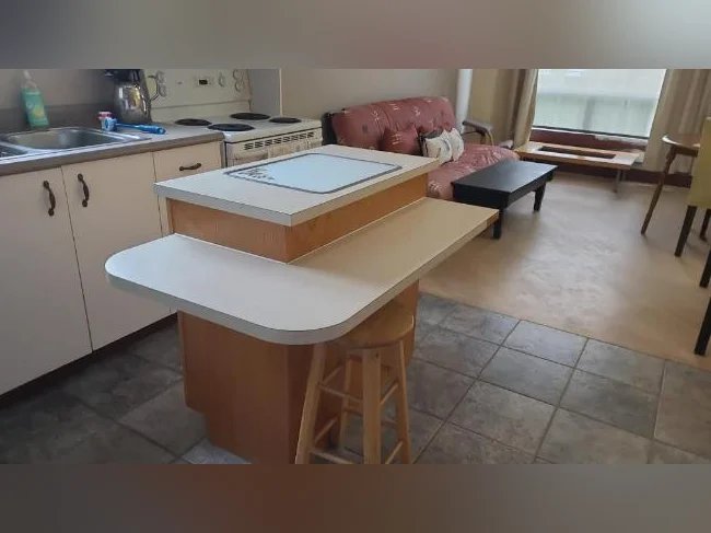 Logement  3 1/2, près université thumbnail 5