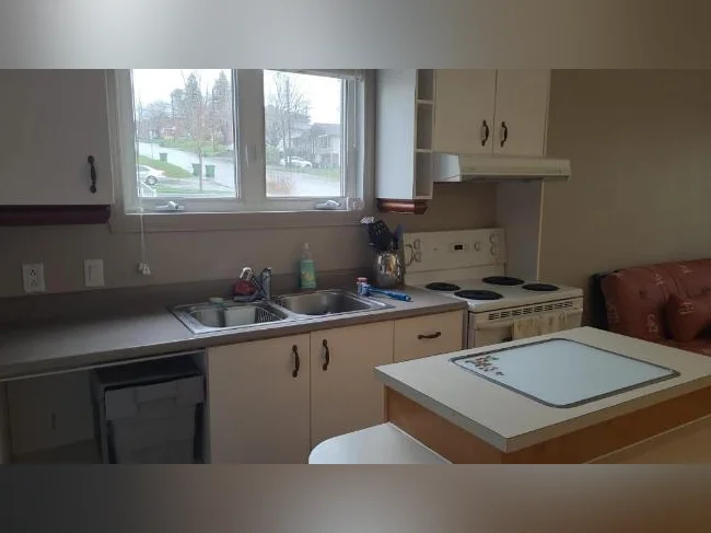 Logement  3 1/2, près université thumbnail 4
