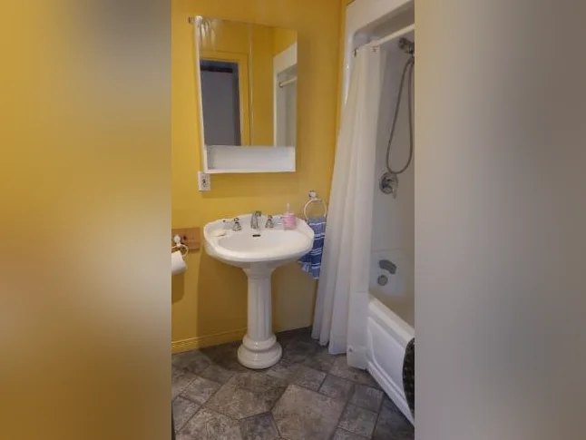 Logement 3 1/2, près université