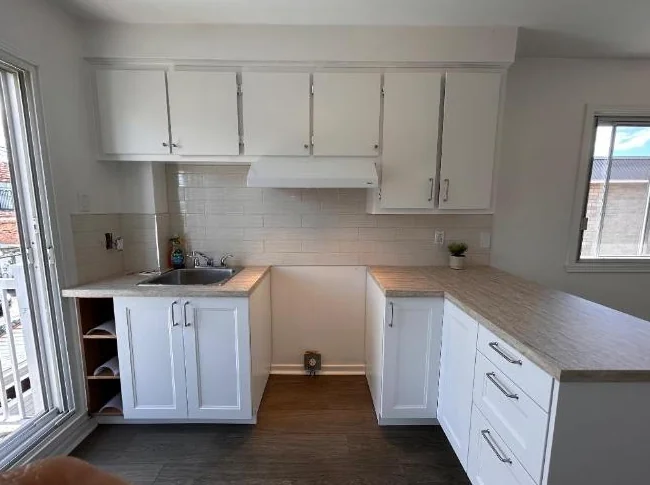 Logement 4 1/2 rénové, propre et disponible maintenant thumbnail 5