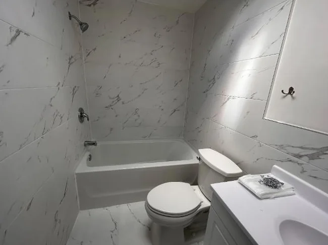 Logement 4 1/2 rénové, propre et disponible maintenant thumbnail 9