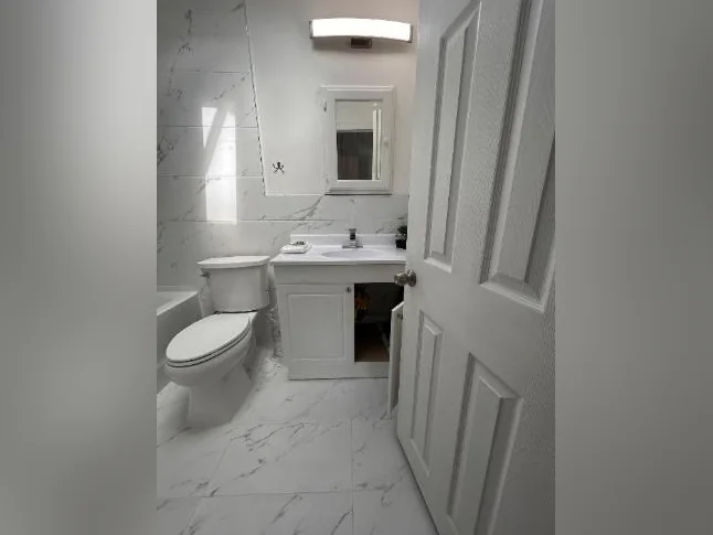 Logement 4 1/2 rénové, propre et disponible maintenant thumbnail 8
