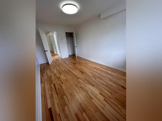 Logement 4 1/2 rénové, propre et disponible maintenant thumbnail 4
