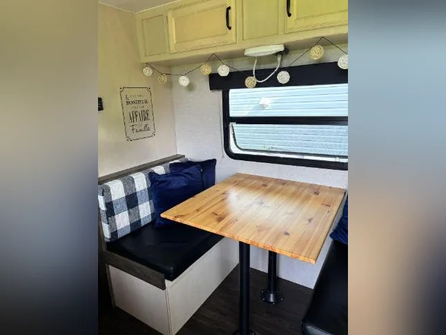 Winnebago Micro Minnie 1700BH Bleu thumbnail 6