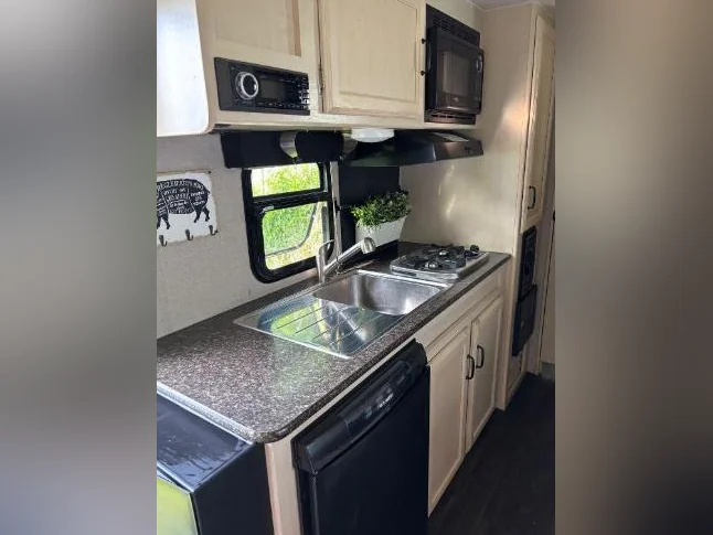 Winnebago Micro Minnie 1700BH Bleu thumbnail 5