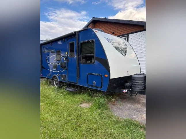 Winnebago Micro Minnie 1700BH Bleu