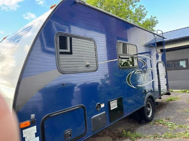 Winnebago Micro Minnie 1700BH Bleu thumbnail 3