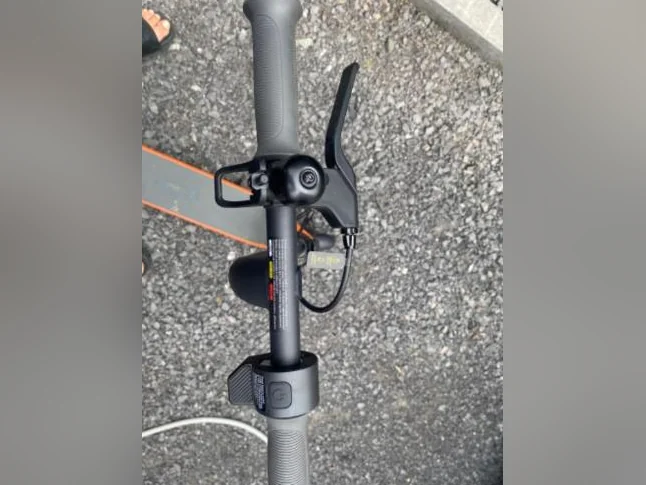 Trottinette électrique thumbnail 3