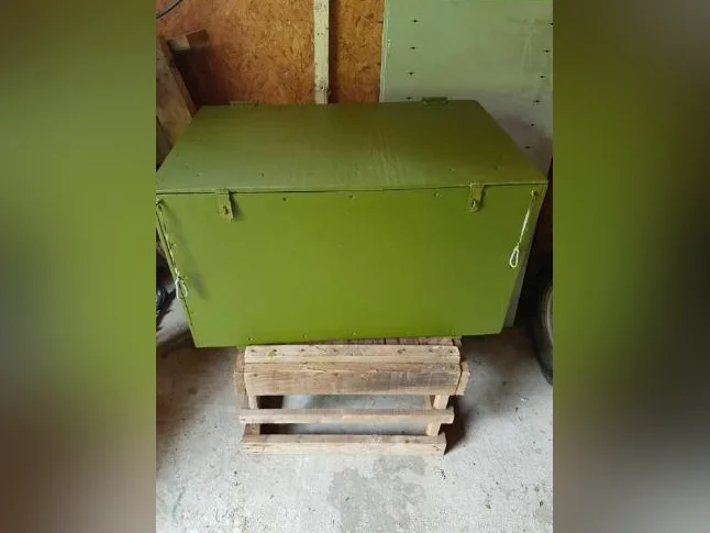 Glacière en bois isolé en foam.