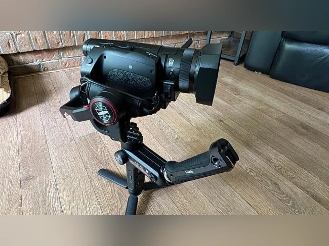 Superbe caméra video camcorder Sony FDR-AX700 pro 4K MINT thumbnail 3