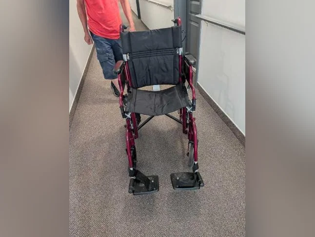 Fauteuil roulant de transport