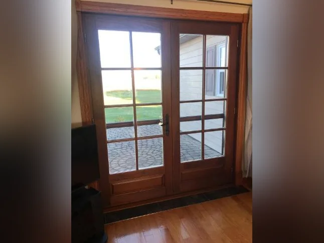 Portes françaises extérieures en bois massif avec cadrage