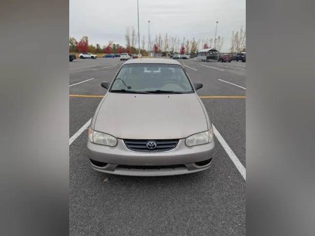 TOYOTA COROLLA 2001 TRES TRES PROPRE SANS PROBLEME MECANIQUE thumbnail 4