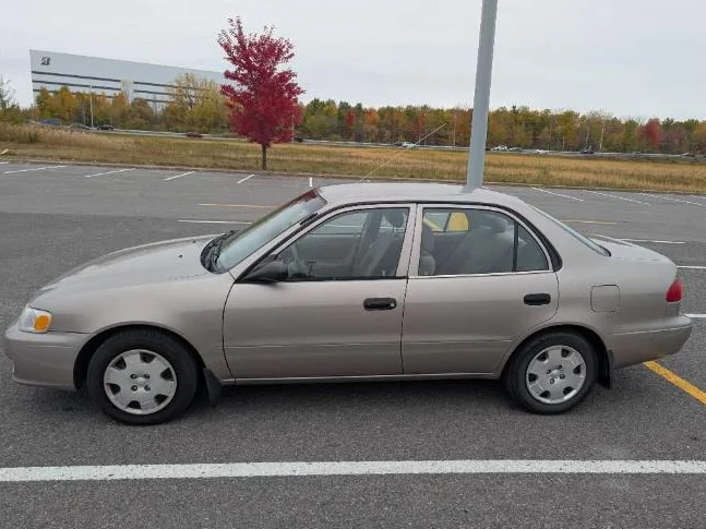TOYOTA COROLLA 2001 TRES TRES PROPRE SANS PROBLEME MECANIQUE thumbnail 5