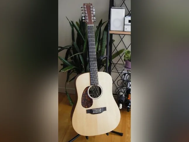 guitare gauchère à 12 cordes thumbnail 2