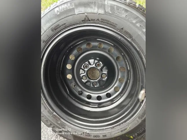 4roues et 4 pneus hiver Michelin x Ice 215-60-16 thumbnail 3