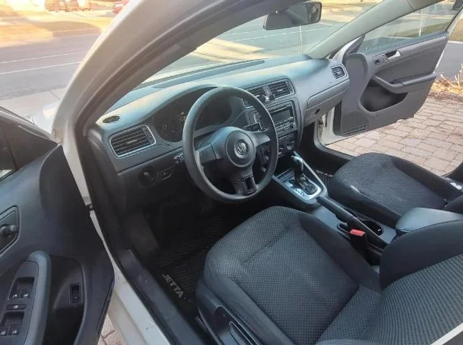 Volkswagen Jetta 2013 thumbnail 2