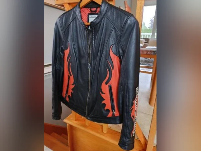 A NE PAS MANQUER:  manteau de cuir Harley Davidson