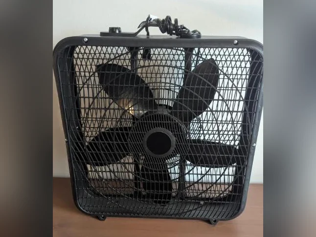 Lot 2 Ventilateurs Boîte 20" Noirs - 3 Vitesses (Grille Plastique + 1 Pale Cassée) - Rabais Bundle