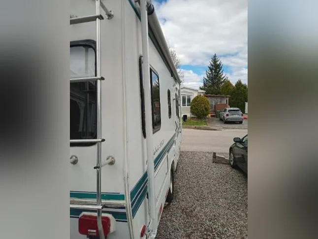 VR Ford 350 Four winds 5000 thumbnail 3